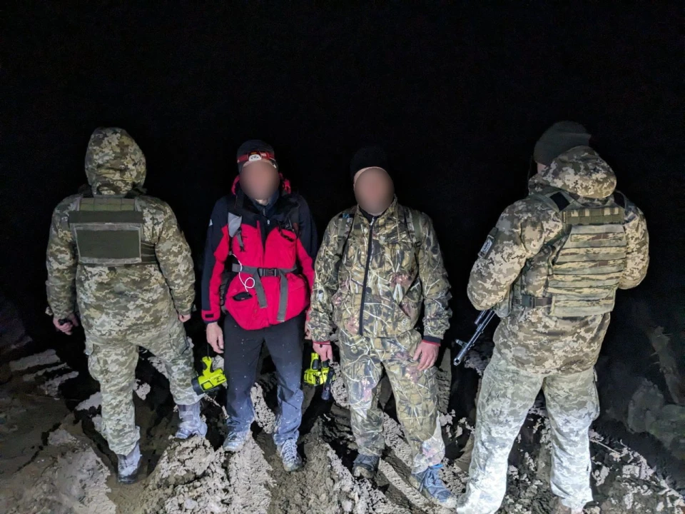 Прикордонники за допомогою БПЛА знайшли чоловіка, який хотів незаконно потрапити до Румунії, але заблукав