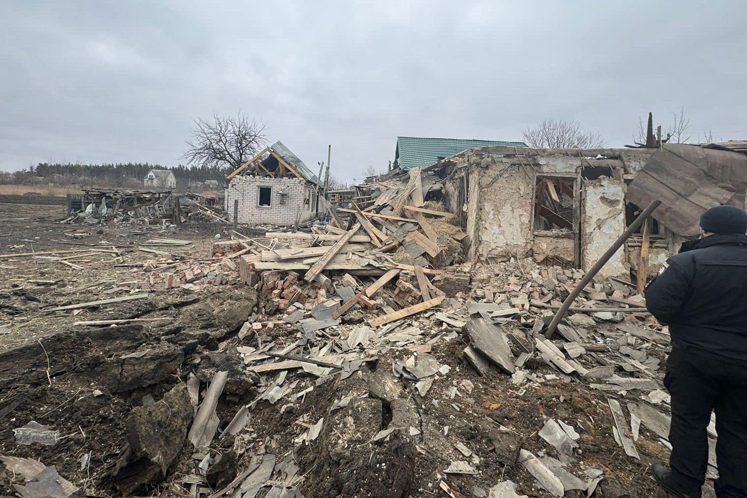 Russian troops try to seize Vovchansk, Ukrainian forces fight back