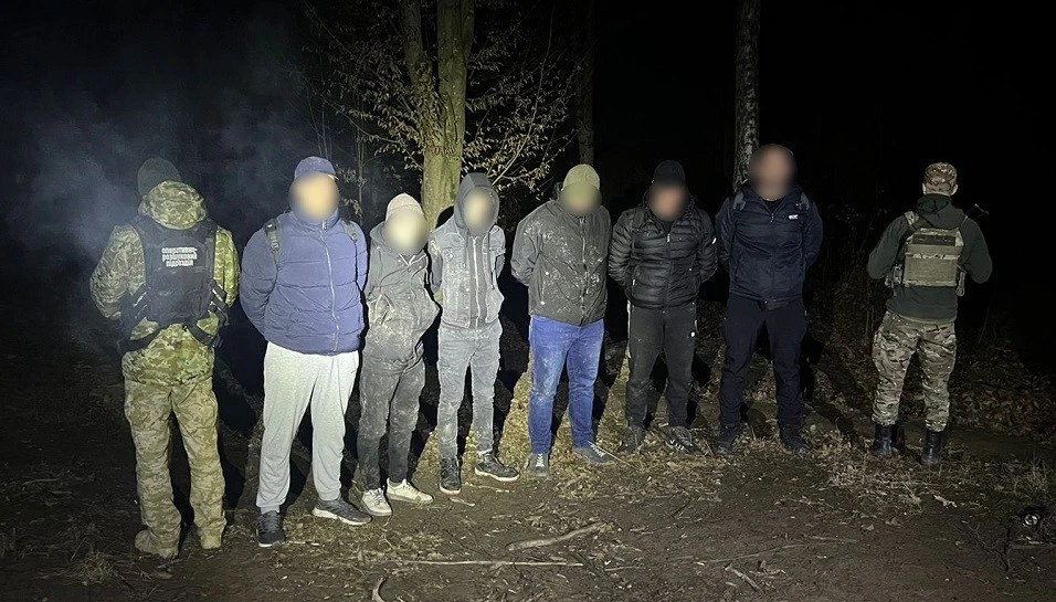 На Буковині 15-річний підліток переправляв чоловіків до Румунії