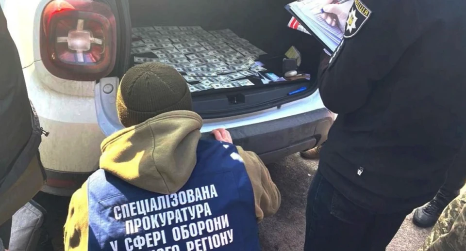 На Рівненщині затримали члена ВЛК і ексвійськкома району, які за $7,4 тис. "торгували непридатністю" до військової служби