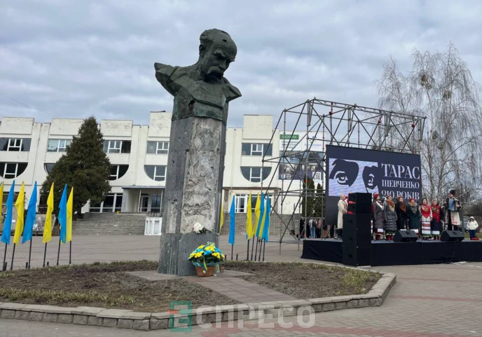У Бородянці проходять рекордні читання віршів Шевченка (9 березня 2024 року)