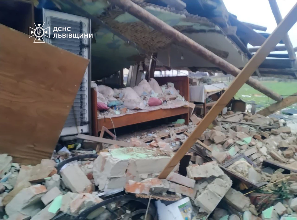 У селі на Львівщині вибух газу зруйнував будівлю