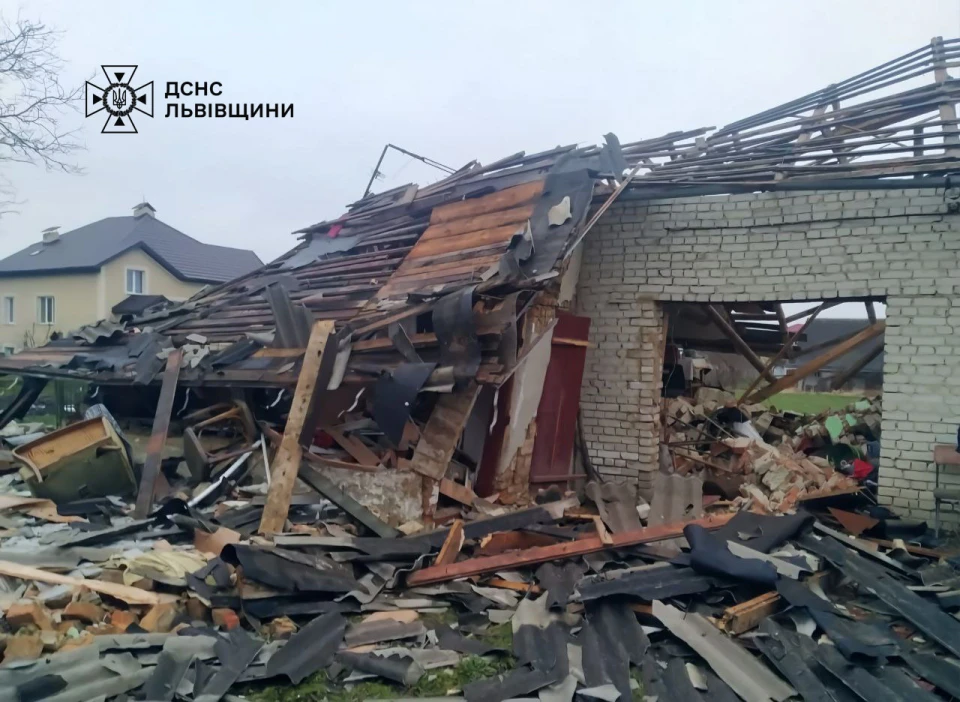 У селі на Львівщині вибух газу зруйнував будівлю