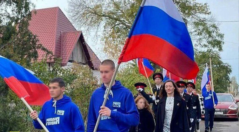 Проросійській активістці з окупаційної адміністрації Скадовська, яка залучила до "політичної діяльності" неповнолітню доньку, оголосили підозру