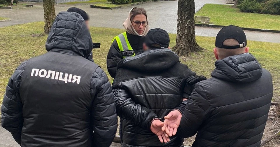 Обіцяв військовозобов'язаному сприяти виїзду за кордон через "Шлях": на хабарі затримали керівника БФ з Волині