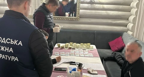 Начальника відділу Синевирської сільради затримали на хабарі: "вирішував" земельні питання