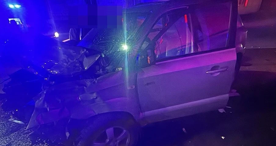 На Волині вантажівка влетіла у легковик, постраждали жінка з дитиною