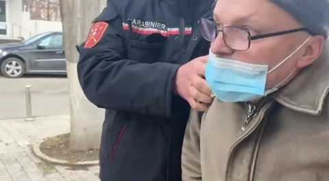 У Кишиневі 54-річний чоловік жбурнув коктейль Молотова у двір посольства РФ