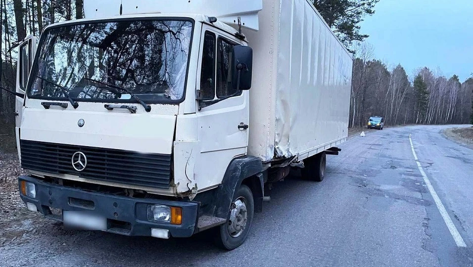 ДТП на Рівненщині: зіткнулися вантажівка і легковик, є загиблий