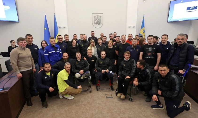 У Львові зустріли збірну України, яка повернулася з ветеранських змагань у США