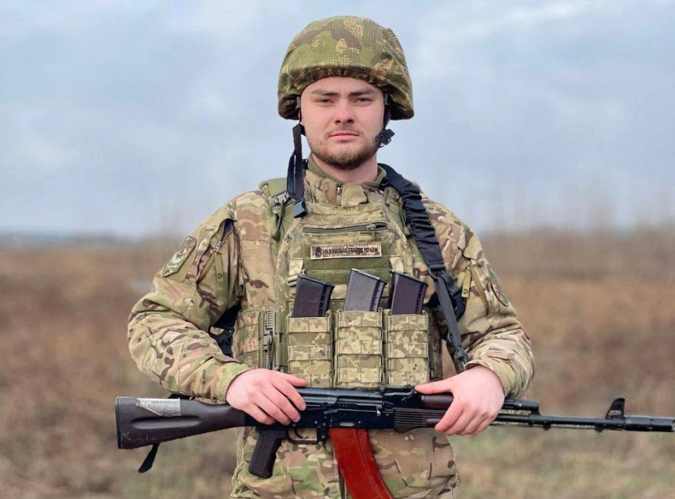 Бійця на фото звуть Олексій. Гвардієць сьогодні зранку збив крилату ракету, що прямувала на столицю