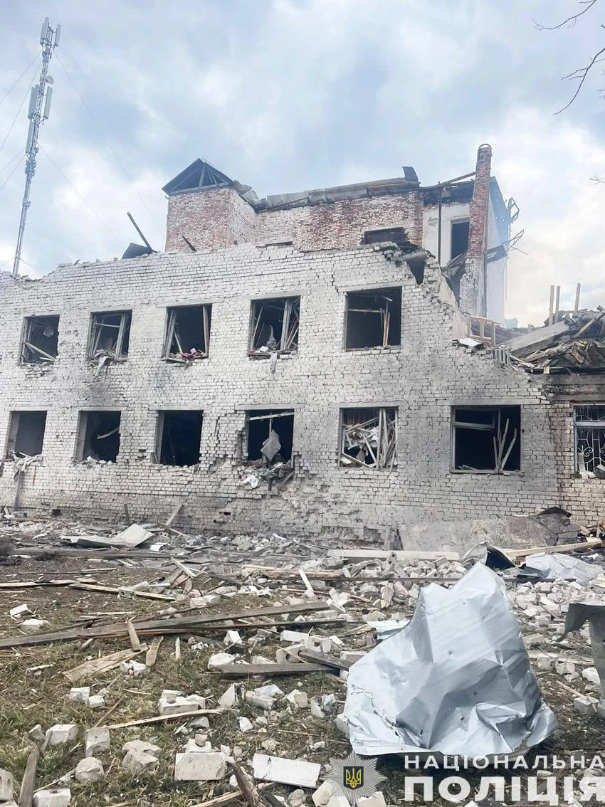 На Чернігівщині росіяни вдарили КАБами по будинку культури
