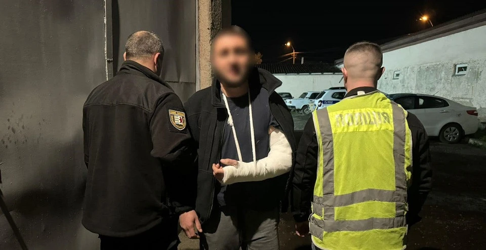 На Закарпатті затримали 33-річного чоловіка, який стріляв у місцевого мешканця із травматичної зброї