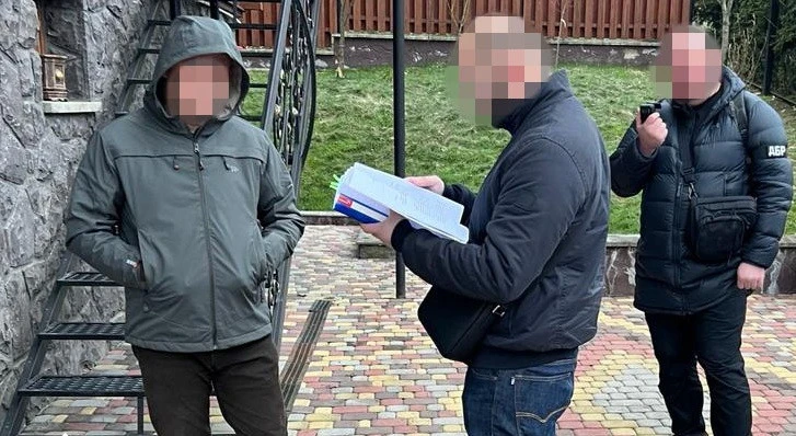 На Львівщині викрили депутата-керівника лісгоспу, який привласнив землю і майно на 3 млн грн у курортному Славську