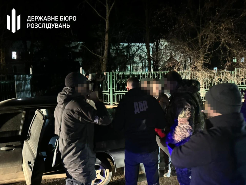 За матеріалами ДБР судитимуть працівника військкомату та правоохоронця, які на Одещині торгували "білими квитками"