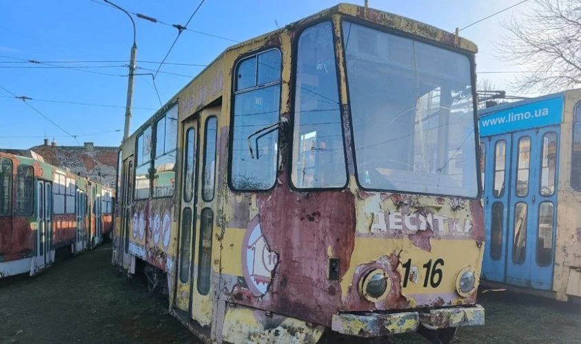 У Львові на металобрухт здадуть 10 старих автобусів та 14 трамваїв