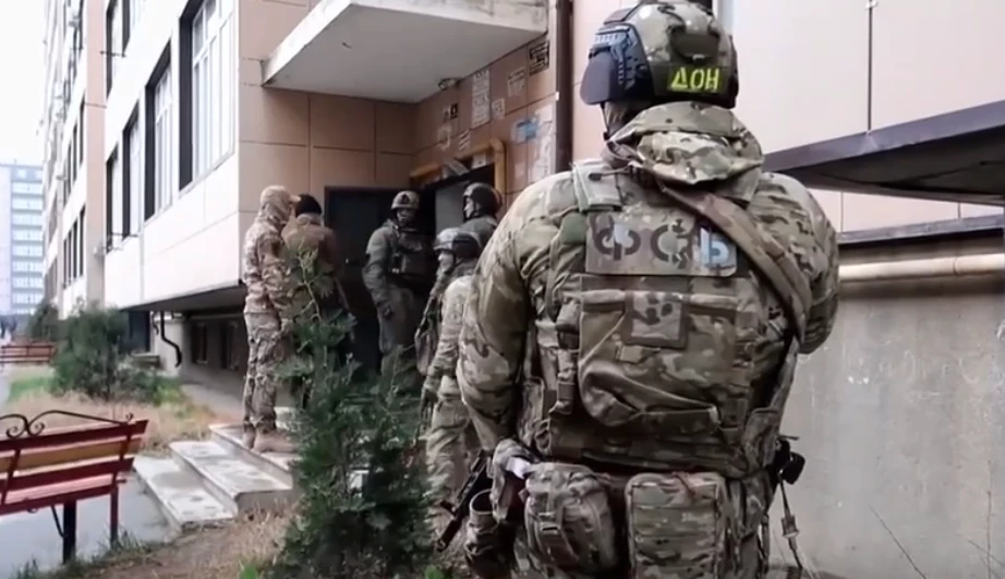 ФСБ перед штурмом квартири в Каспійську (31 березня 2024 року, Дагестан)