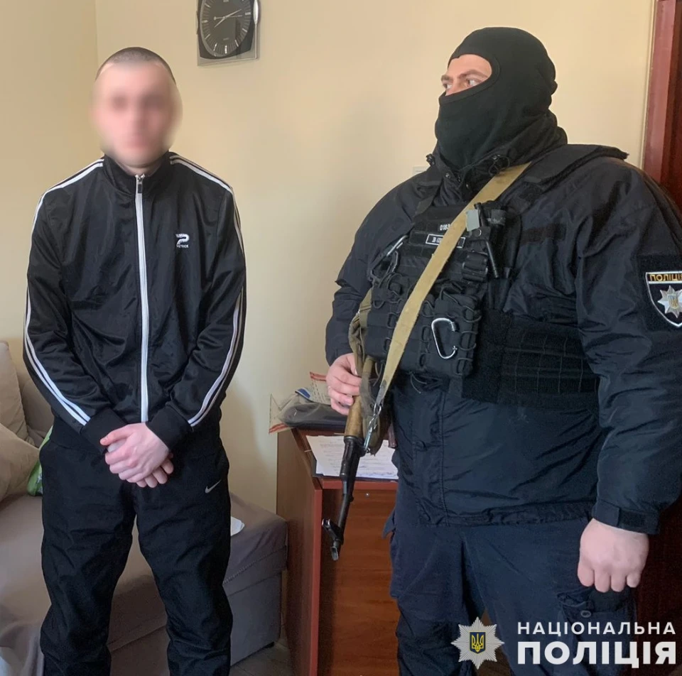 Правоохоронці викрили групу чоловіків, що постачали наркотики у колонію на Львівщині