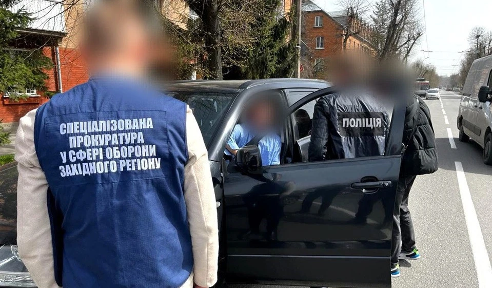 На Хмельниччині затримали члена ВЛК, який вимагав у хворого військового 40 тис. грн "благодійного внеску"
