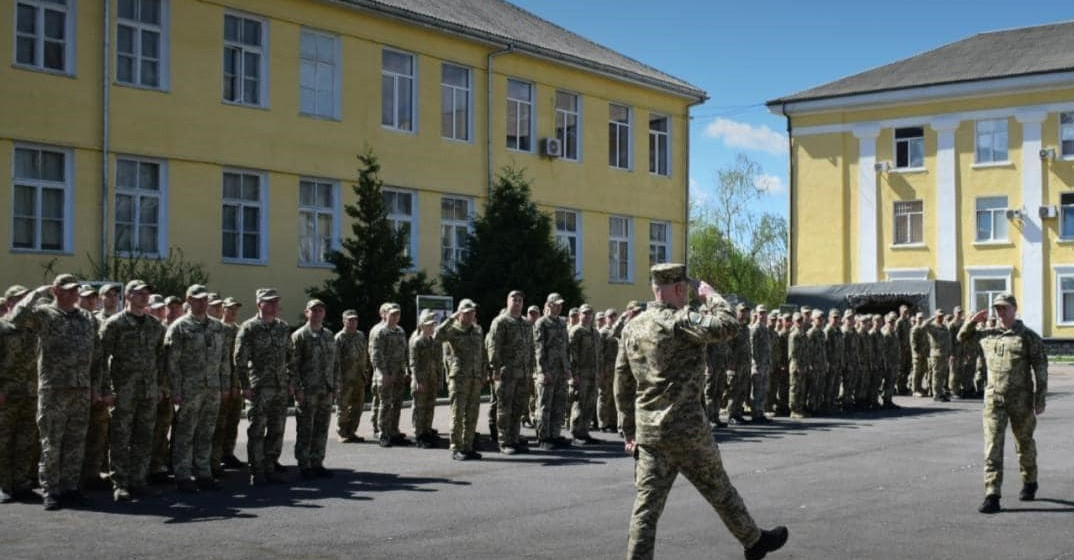 На Закарпатті демобілізували перших строковиків