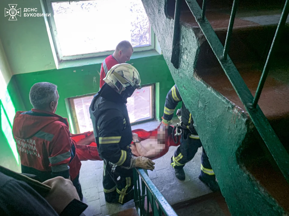 У квартирі в Чернівцях вибухнула граната, з будинку евакуювали 33 людей