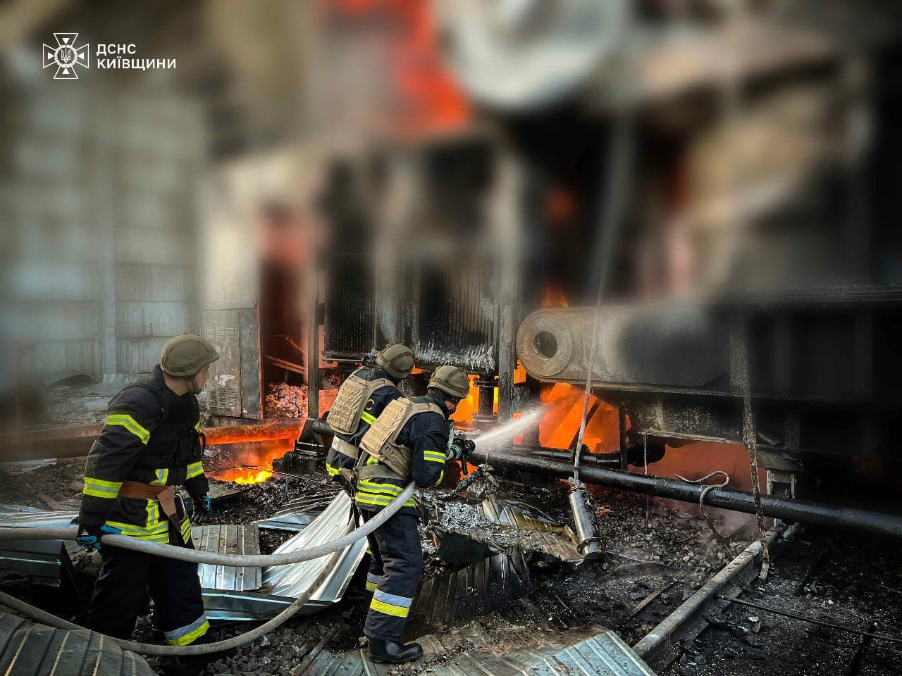 пожежа внаслідок ракетного удару