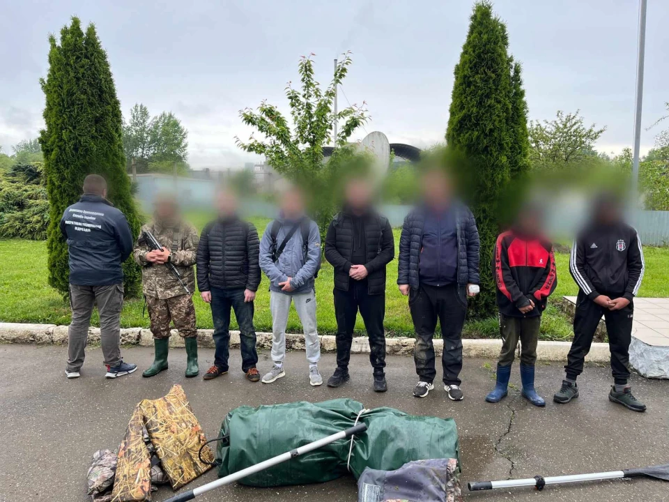 Двоє підлітків на Закарпатті хотіли допомогти порушникам перепливти Тису човнами