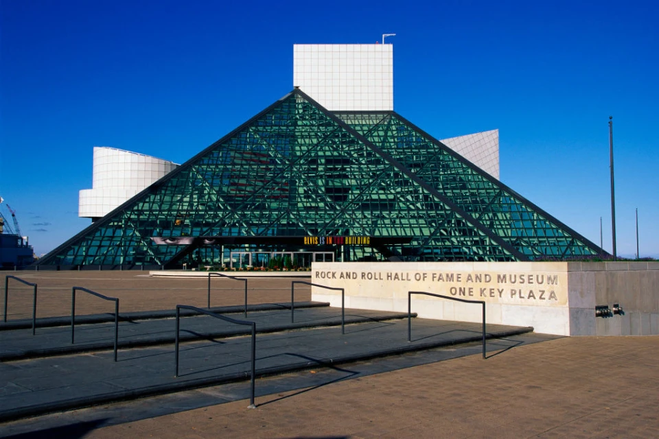 На фото: Зал слави рок-н-ролу в Клівленді