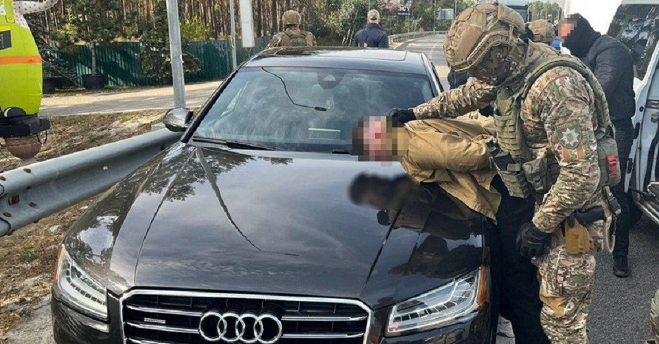 На Закарпатті судитимуть мешканця Київщини, який ошукав матір загиблого воїна на 7 млн грн