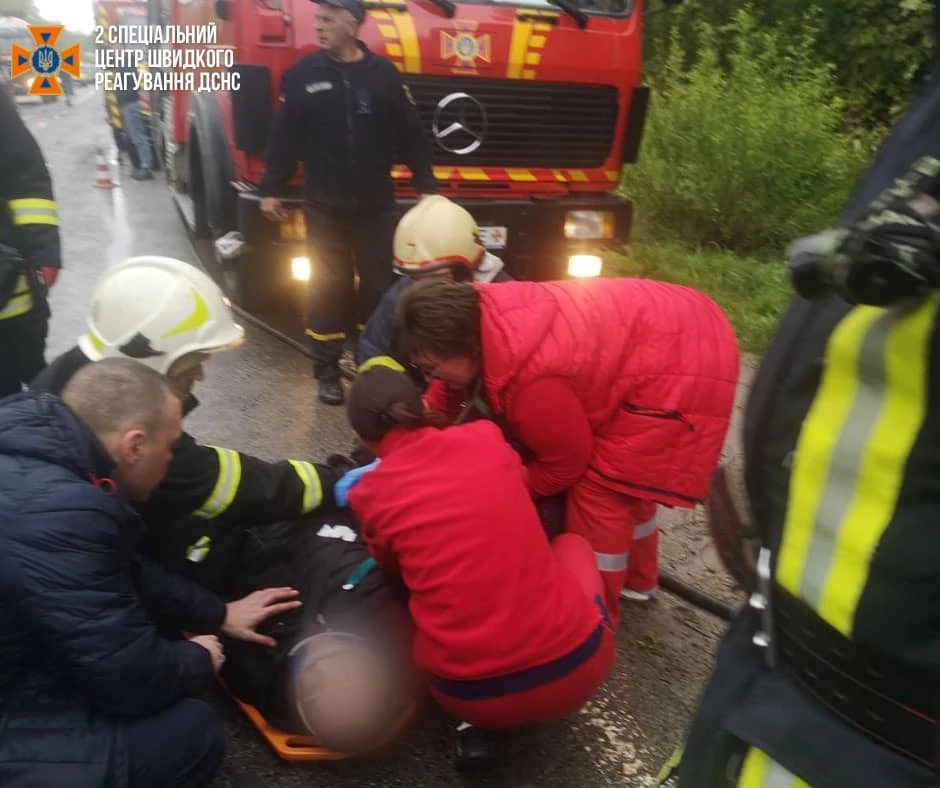 На Львівщині унаслідок лобового зіткнення постраждали четверо людей