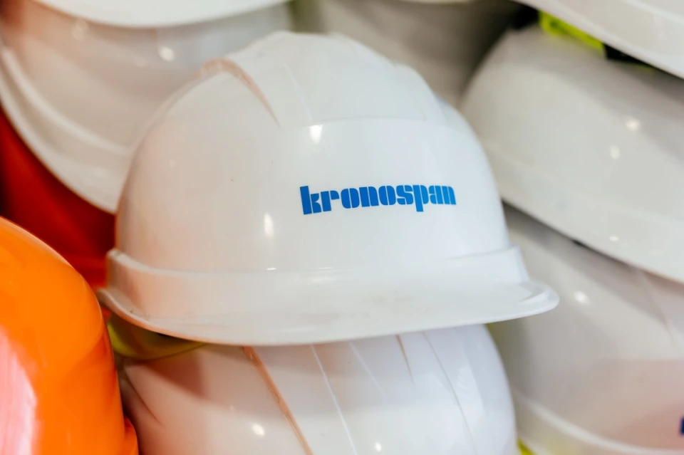 Кроноспан_будівелька каска