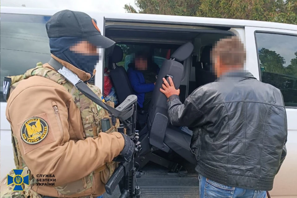 на фото затримання 9 пособників окупантів на Херсонщині