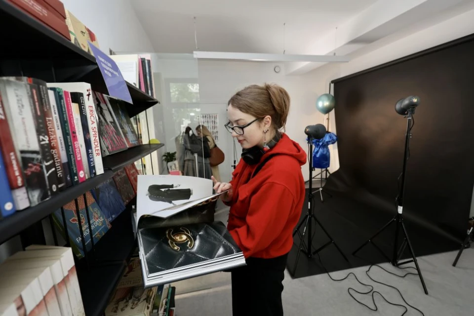 У Львові відкрили бібліотеку із фотостудією та майстернею для шиття