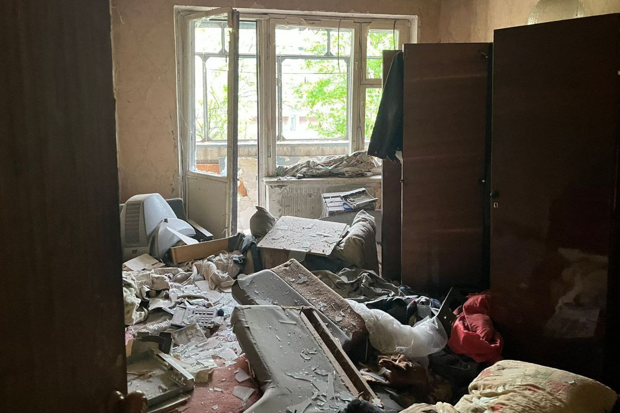 на фото наслідки обстрілу Нікополя