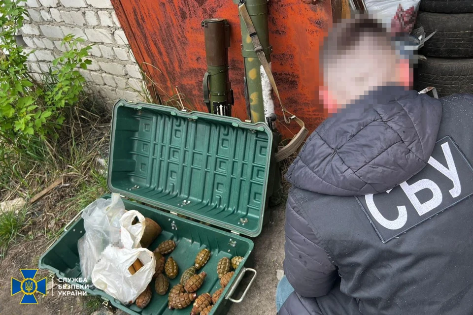 у трьох областях викрили торговців трофейним озброєнням