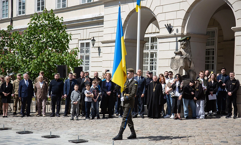 винесення стягів військових та оборонних структур України у Львові