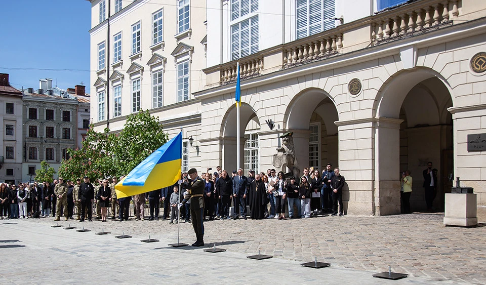 винесення стягів військових та оборонних структур України у Львові