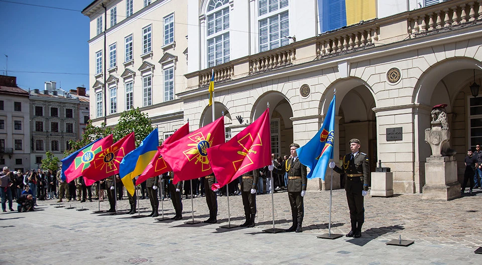 винесення стягів військових та оборонних структур України у Львові