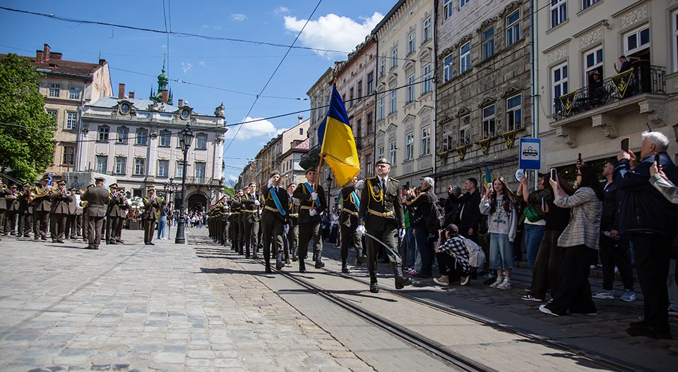 винесення стягів військових та оборонних структур України у Львові