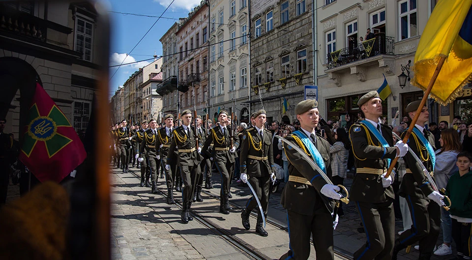 винесення стягів військових та оборонних структур України у Львові