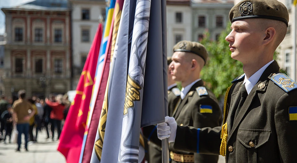 винесення стягів військових та оборонних структур України у Львові
