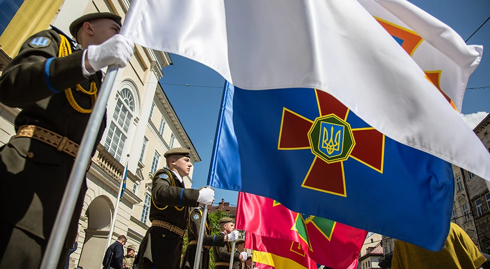 винесення стягів військових та оборонних структур України у Львові