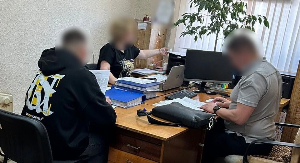 Посадовців Чернівецької міськради підозрюють у придбанні спецавто зі збитками майже у 700 тис. грн