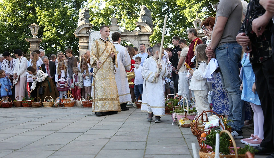 Освячення паски у Львові