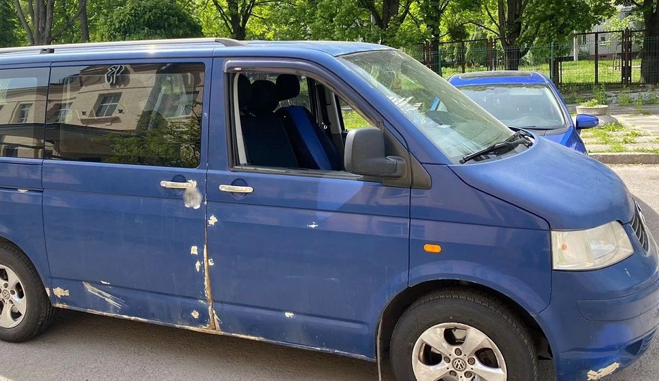 У Львові водій мікроавтобуса збив 5-річну дівчинку, яка вибігла на дорогу