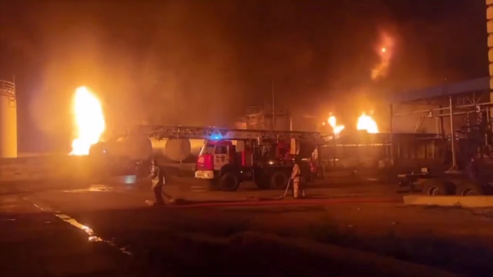 Пожежа на нафтобазі у Ровеньках