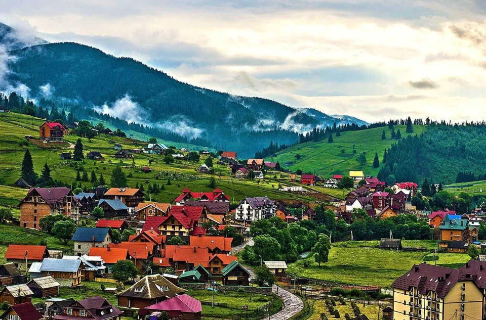 Поляниця — туристичне село в Карпатах