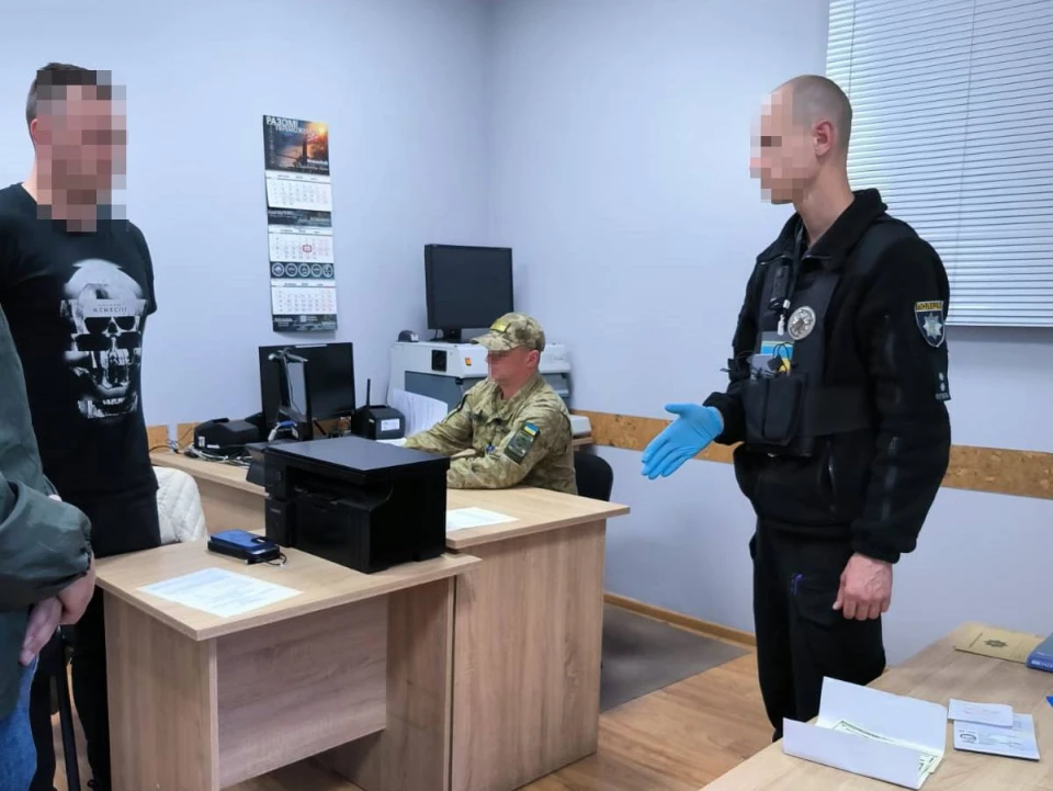 На кордоні з Польщею чоловіки намагалися підкупити прикордонників