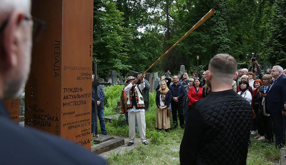 відкриття пам'ятника Маркіяну Іващишину