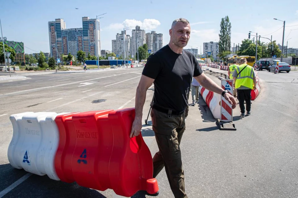 У Києві на Оболоні відкрили рух новим шляхопроводом